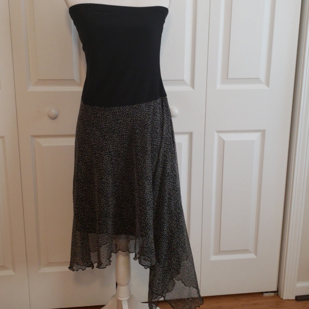 Elegant black-and-white Sun dress different laye